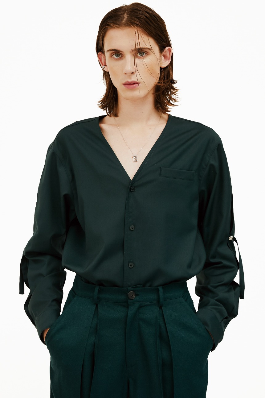slit v-neck shirt(green)